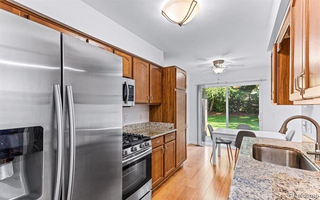 47086 Auburn Court, Utica, MI 48317