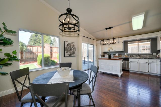 1554 Mill Run Dr, Roseville, CA 95747