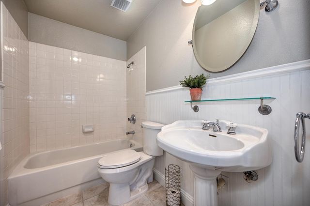 1554 Mill Run Dr, Roseville, CA 95747