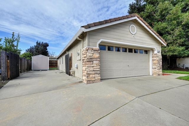 1554 Mill Run Dr, Roseville, CA 95747