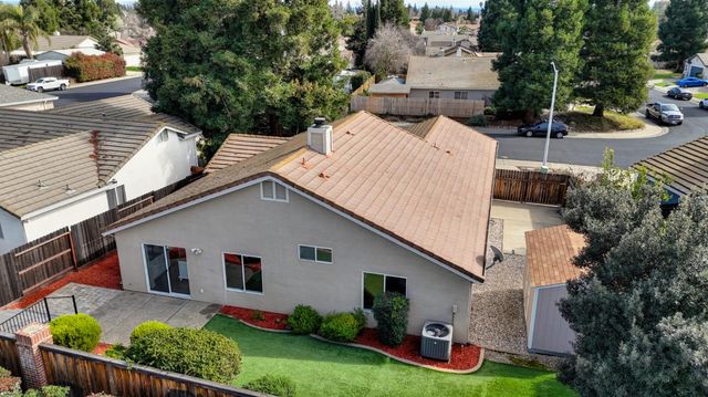 1554 Mill Run Dr, Roseville, CA 95747