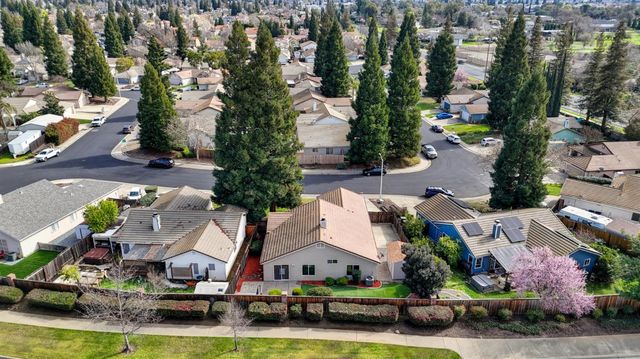 1554 Mill Run Dr, Roseville, CA 95747