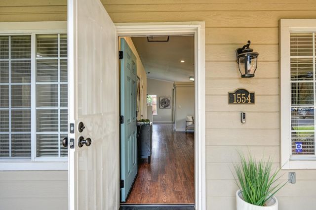 1554 Mill Run Dr, Roseville, CA 95747