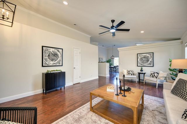 1554 Mill Run Dr, Roseville, CA 95747