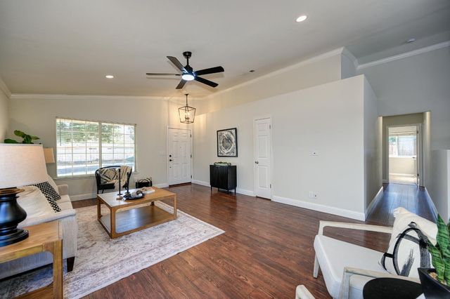 1554 Mill Run Dr, Roseville, CA 95747