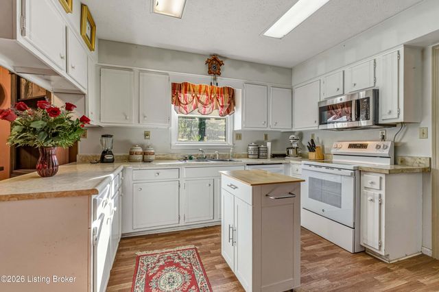 175 Blue Bird Dr, Shelbyville, KY 40065