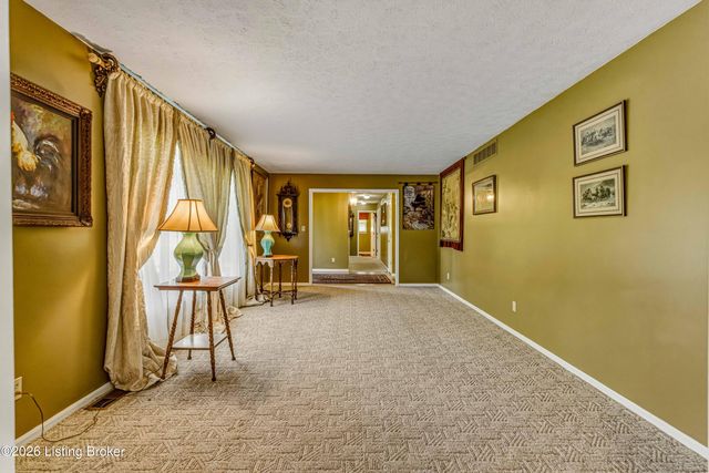 175 Blue Bird Dr, Shelbyville, KY 40065