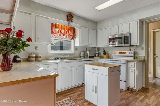 175 Blue Bird Dr, Shelbyville, KY 40065