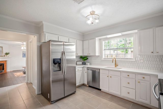 17122 Yeoman Way, Crosby, TX 77532