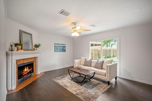 17122 Yeoman Way, Crosby, TX 77532