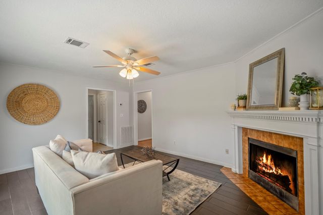 17122 Yeoman Way, Crosby, TX 77532