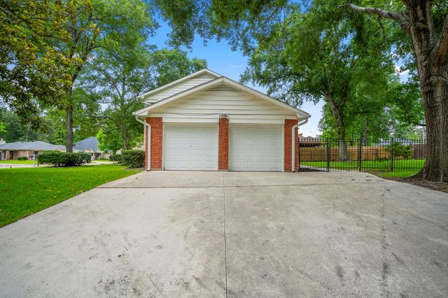 17122 Yeoman Way, Crosby, TX 77532