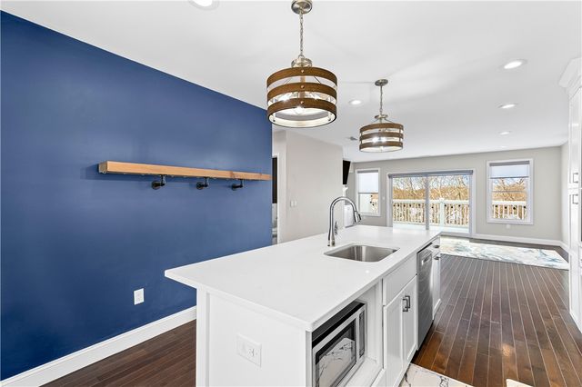 3800 Post Road 4, Warwick, RI 02886