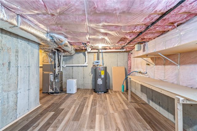 3800 Post Road 4, Warwick, RI 02886