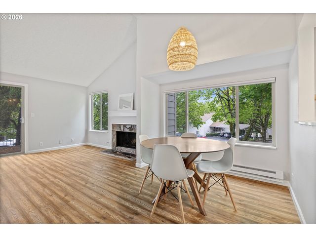 10356 Sw TRAPPER Ter, Beaverton, OR 97008