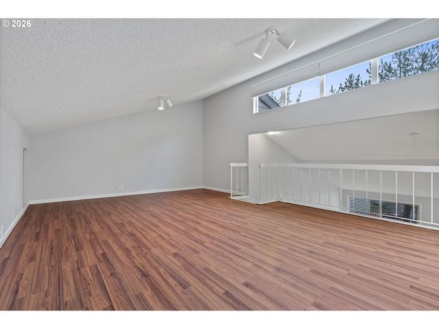 10356 Sw TRAPPER Ter, Beaverton, OR 97008