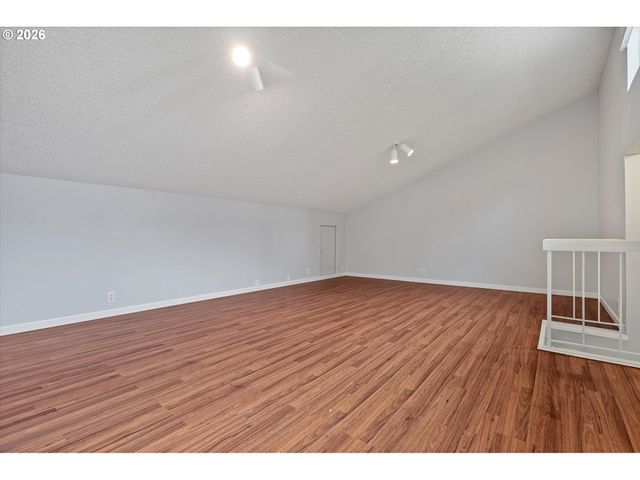 10356 Sw TRAPPER Ter, Beaverton, OR 97008