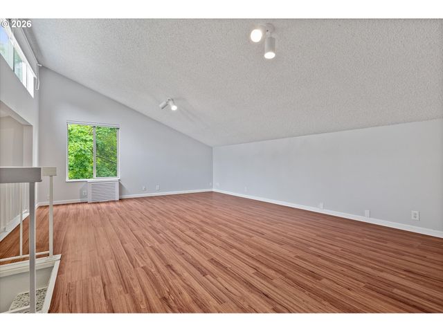 10356 Sw TRAPPER Ter, Beaverton, OR 97008