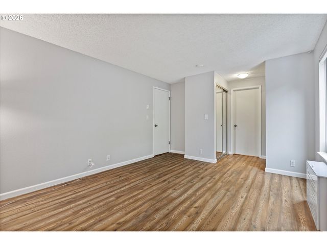 10356 Sw TRAPPER Ter, Beaverton, OR 97008