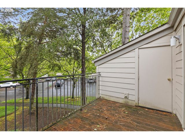 10356 Sw TRAPPER Ter, Beaverton, OR 97008