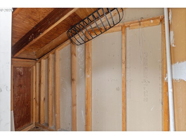 10356 Sw TRAPPER Ter, Beaverton, OR 97008