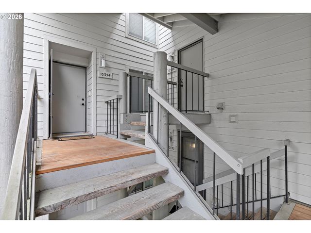 10356 Sw TRAPPER Ter, Beaverton, OR 97008