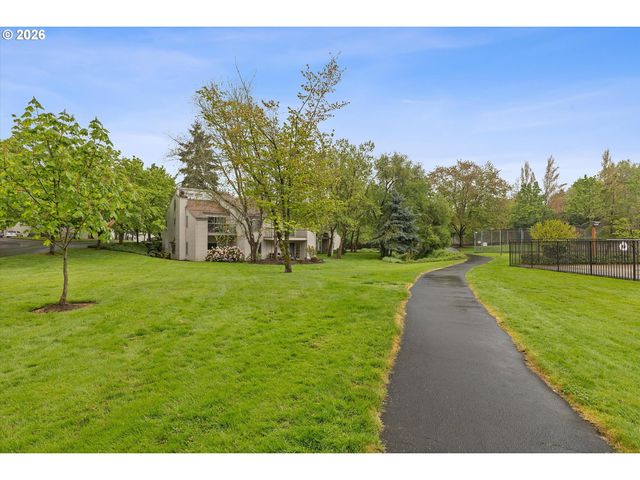 10356 Sw TRAPPER Ter, Beaverton, OR 97008