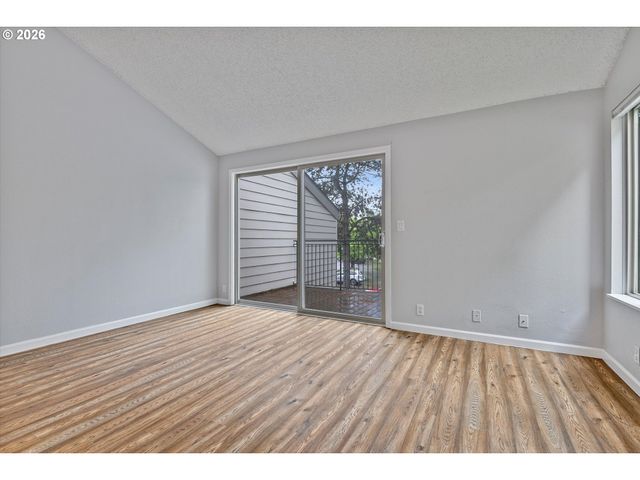 10356 Sw TRAPPER Ter, Beaverton, OR 97008