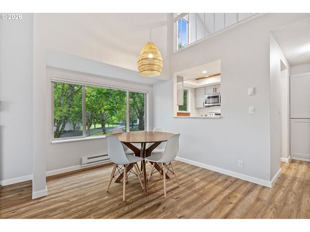 10356 Sw TRAPPER Ter, Beaverton, OR 97008