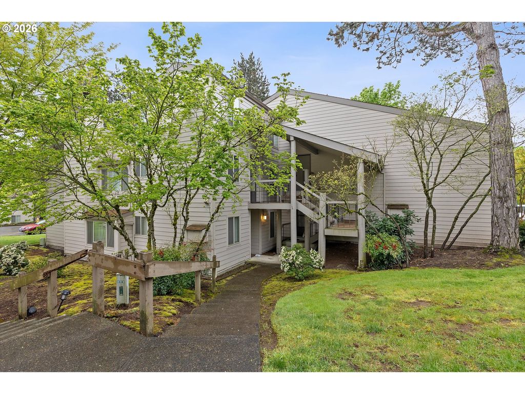 10356 Sw TRAPPER Ter, Beaverton, OR 97008