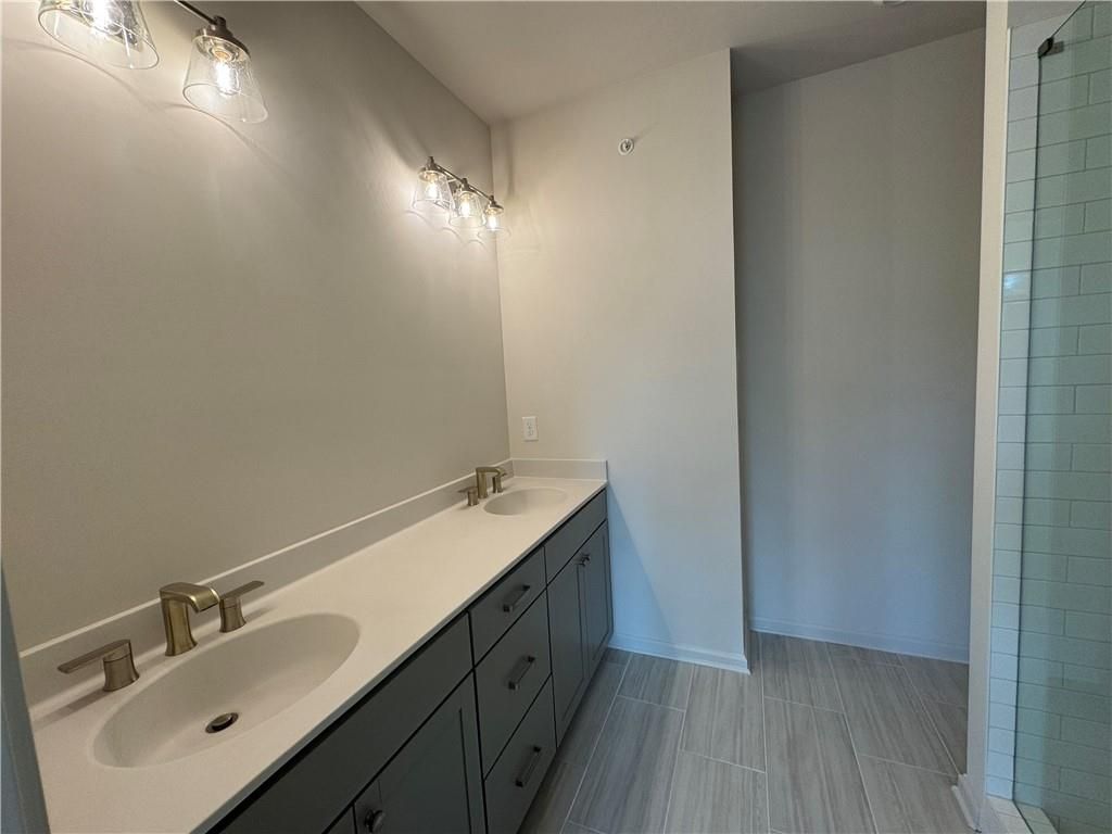 Image 13 of property listing at 440 Argosy Park Circle 16, Alpharetta, GA 30005