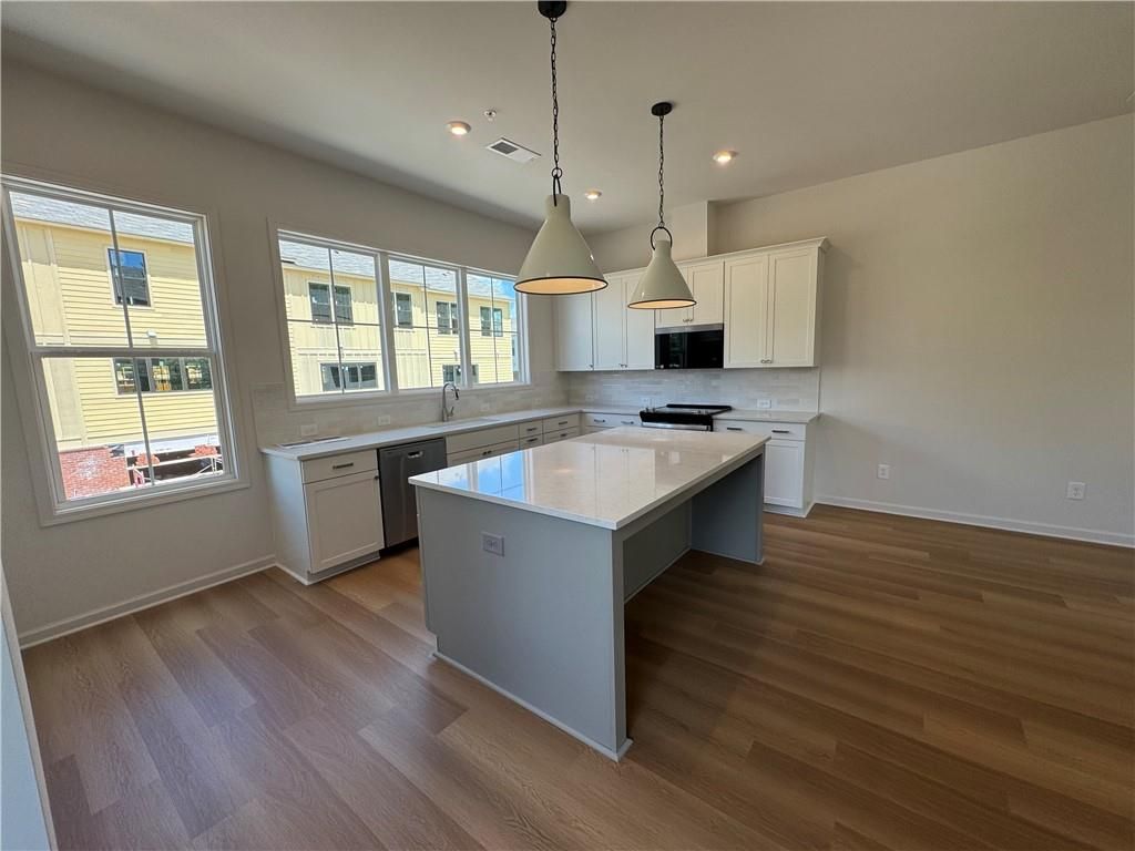 Image 5 of property listing at 440 Argosy Park Circle 16, Alpharetta, GA 30005