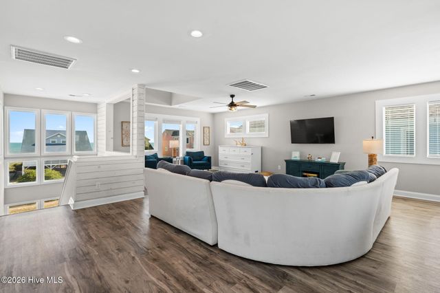 598 Ocean Boulevard W, Holden Beach, NC 28462