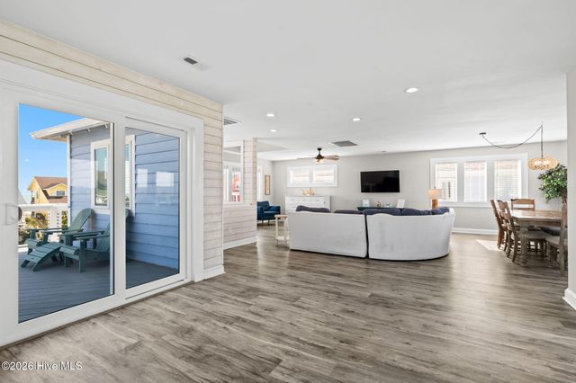 598 Ocean Boulevard W, Holden Beach, NC 28462