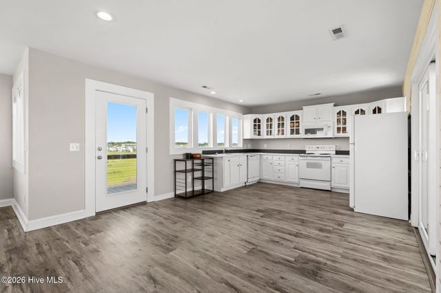 598 Ocean Boulevard W, Holden Beach, NC 28462