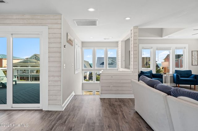 598 Ocean Boulevard W, Holden Beach, NC 28462