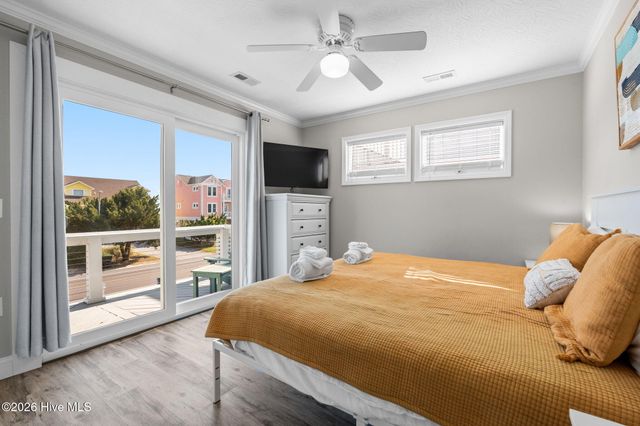 598 Ocean Boulevard W, Holden Beach, NC 28462