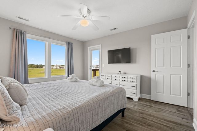 598 Ocean Boulevard W, Holden Beach, NC 28462