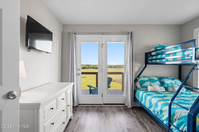 598 Ocean Boulevard W, Holden Beach, NC 28462