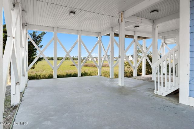 598 Ocean Boulevard W, Holden Beach, NC 28462