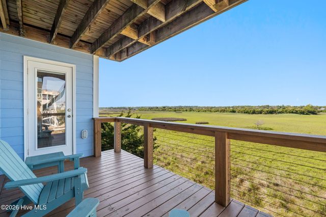 598 Ocean Boulevard W, Holden Beach, NC 28462