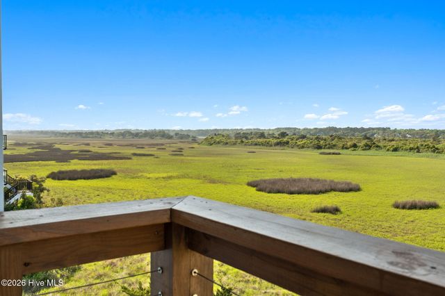 598 Ocean Boulevard W, Holden Beach, NC 28462