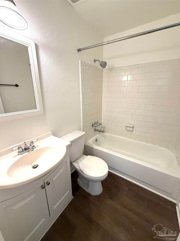 3202 Redwood Ln D, Gulf Breeze, FL 32563