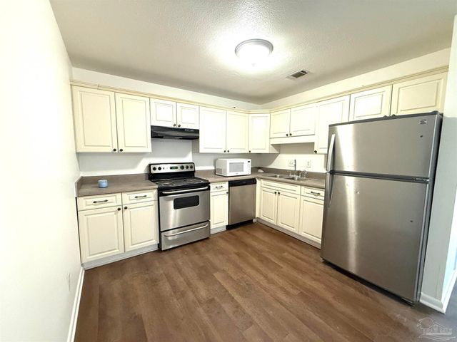 3202 Redwood Ln D, Gulf Breeze, FL 32563