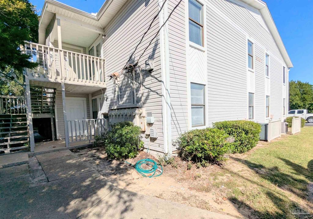 3202 Redwood Ln D, Gulf Breeze, FL 32563