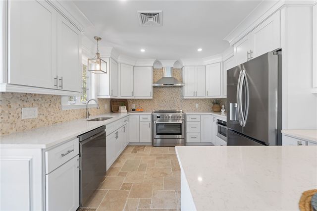 4 Shore Road, Westerly, RI 02891