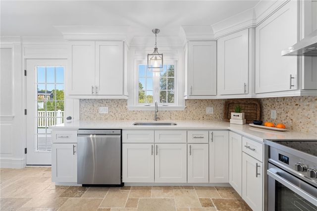 4 Shore Road, Westerly, RI 02891