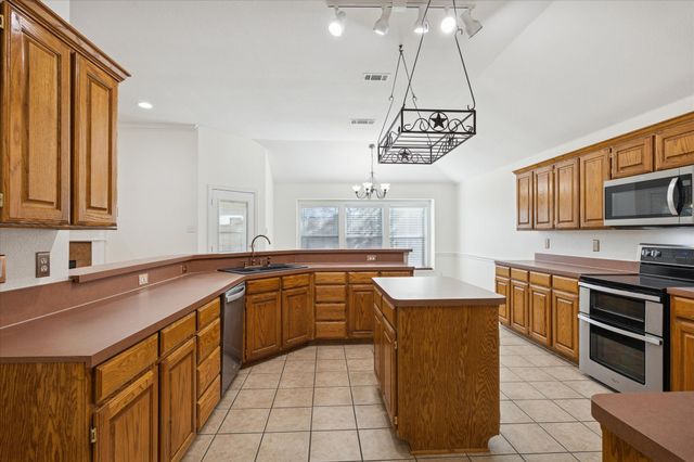 1917 Windowmere Trail, Weatherford, TX 76085