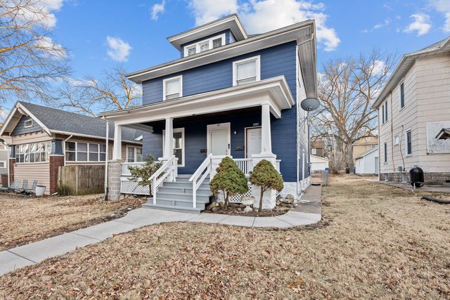 211 E Dover Court, Davenport, IA 52803
