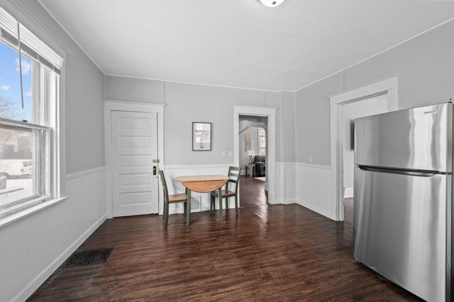 211 E Dover Court, Davenport, IA 52803